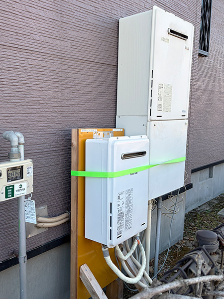 仮設給湯器を設置した様子
