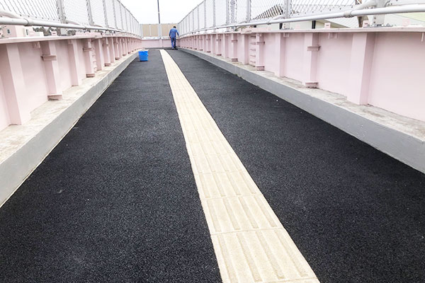 ツネマツガス_歩道橋清掃_4