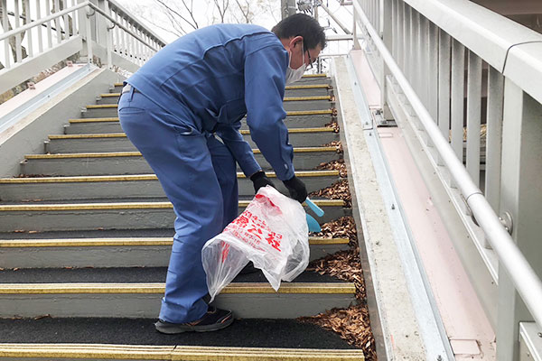 ツネマツガス_歩道橋清掃_1