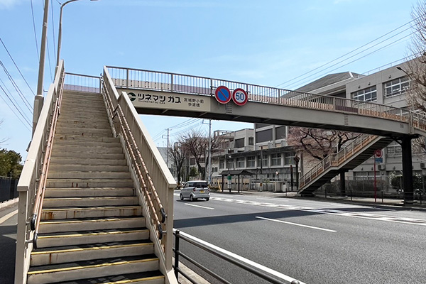 ツネマツガス_歩道橋清掃_6