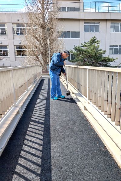 ツネマツガス_歩道橋清掃_4